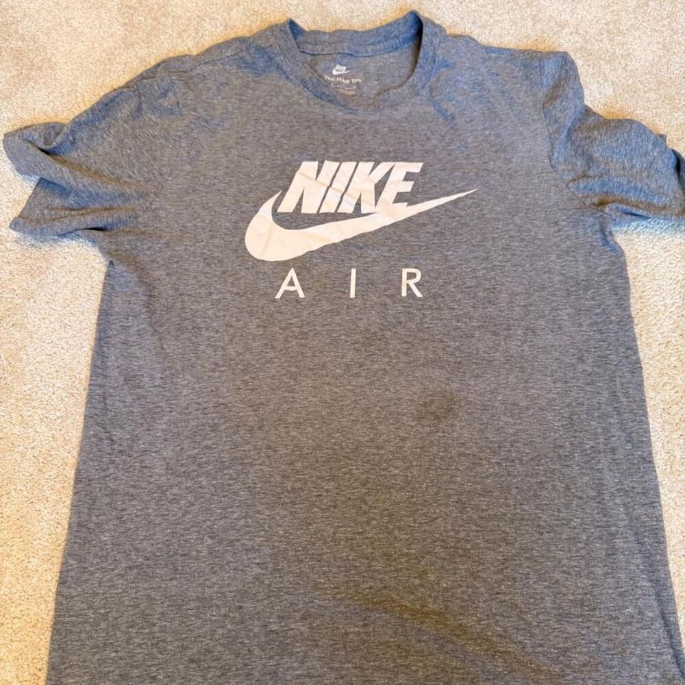 Nike Men's Grey T-shirt